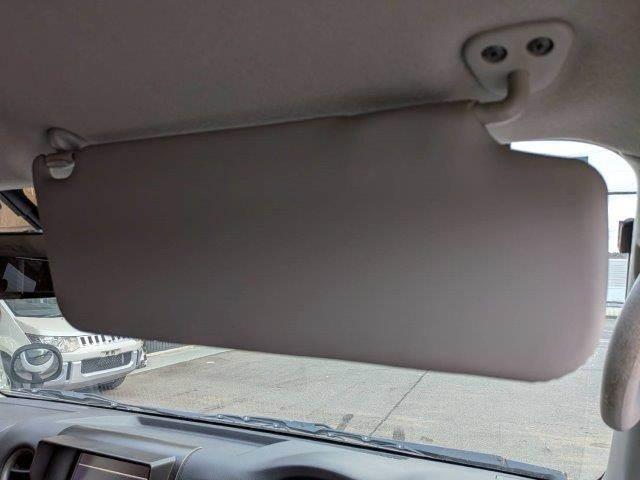 NV350キャラバンバン ロングプレミアムGXターボ 衝突軽減ブレーキ 防水シート HIDヘッドライト バックカメラ 純正SDナビ 禁煙車 フルセグTV Bluetooth スマートキー ベットキット フロントエアロ 盗難防止装置 両側スライドドア(48枚目)