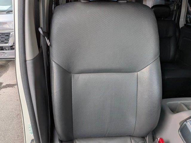 NV350キャラバンバン ロングプレミアムGXターボ 衝突軽減ブレーキ 防水シート HIDヘッドライト バックカメラ 純正SDナビ 禁煙車 フルセグTV Bluetooth スマートキー ベットキット フロントエアロ 盗難防止装置 両側スライドドア(51枚目)