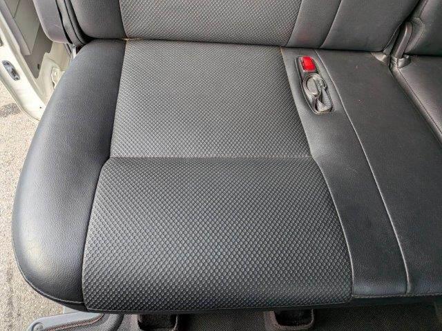 NV350キャラバンバン ロングプレミアムGXターボ 衝突軽減ブレーキ 防水シート HIDヘッドライト バックカメラ 純正SDナビ 禁煙車 フルセグTV Bluetooth スマートキー ベットキット フロントエアロ 盗難防止装置 両側スライドドア(55枚目)