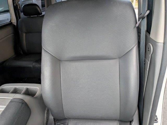 NV350キャラバンバン ロングプレミアムGXターボ 衝突軽減ブレーキ 防水シート HIDヘッドライト バックカメラ 純正SDナビ 禁煙車 フルセグTV Bluetooth スマートキー ベットキット フロントエアロ 盗難防止装置 両側スライドドア(57枚目)