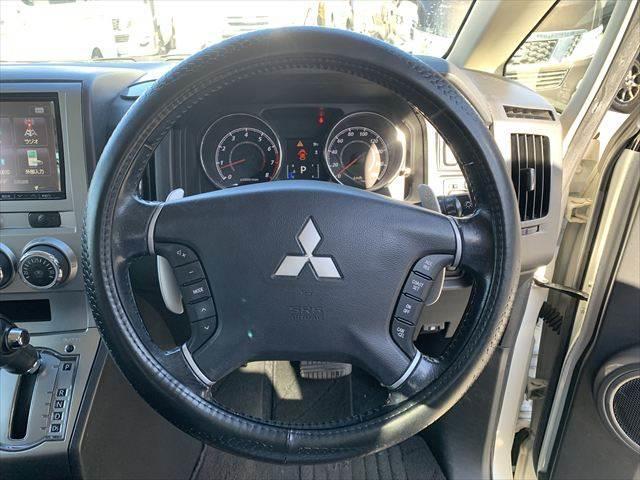 デリカD:5 G パワーパッケージ 4WD 両側パワースライドドア 8インチナビ フルセグTV Bluetooth バックカメラ 禁煙車 ETC HIDヘッドライト クルーズコントロール 4WD ミュージックサーバー 16インチアルミ(13枚目)