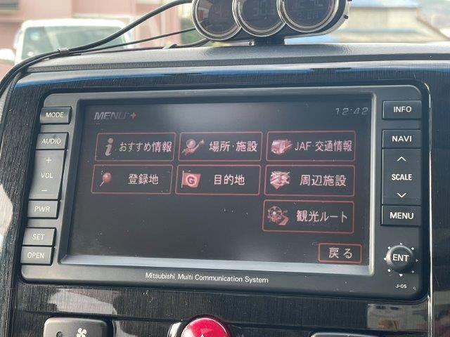 デリカD:5 G プレミアム 4WD 3列サンルーフ 両側パワースライドドア 電動リアゲート HIDヘッドライト 禁煙車 純正HDDナビ Bluetooth バックカメラ サイドカメラ フロントカメラ ETC クルーズコントロール(6枚目)