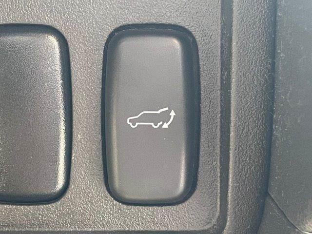 デリカD:5 G プレミアム 4WD 3列サンルーフ 両側パワースライドドア 電動リアゲート HIDヘッドライト 禁煙車 純正HDDナビ Bluetooth バックカメラ サイドカメラ フロントカメラ ETC クルーズコントロール(9枚目)