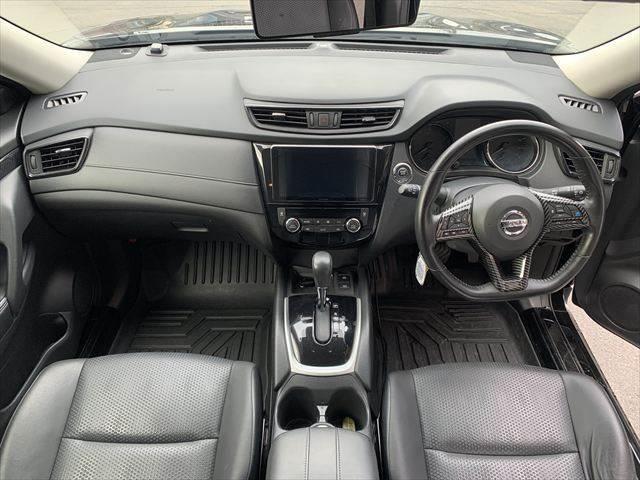 エクストレイル 20Xi パノラミックガラスルーフ 特別仕様車 プロパイロット アラウンドビューモニター 純正デジタルインナーミラー 禁煙車 合皮シート 9インチディスプレイオーディオ レーダークルーズコントロール(3枚目)