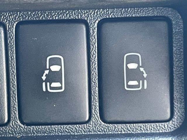 ハイエースバン スーパーＧＬ　ダークプライム　マルチトランスポータータイプ２　両側パワースライドドア　特別仕様車　ＴＲＤエアロ　ハーフレザーシート　純正ＳＤナビ　禁煙車　フルセグＴＶ　Ｂｌｕｅｔｏｏｔｈ　バックカメラ　ＥＴＣ　ＬＥＤヘッドライト（10枚目）