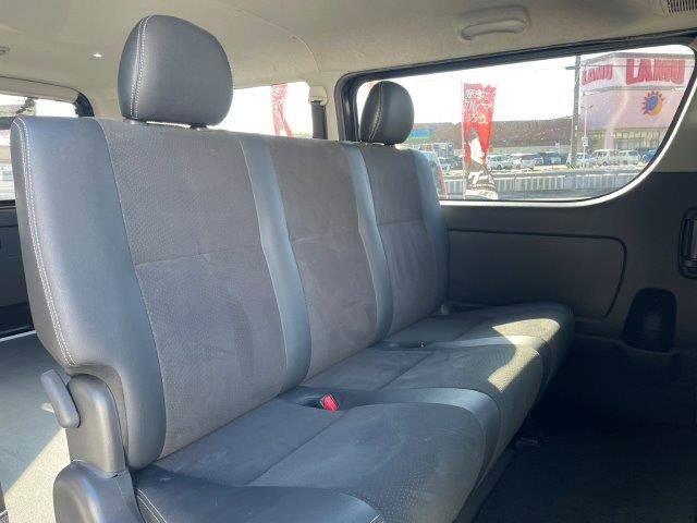 ハイエースバン スーパーＧＬ　ダークプライム　マルチトランスポータータイプ２　両側パワースライドドア　特別仕様車　ＴＲＤエアロ　ハーフレザーシート　純正ＳＤナビ　禁煙車　フルセグＴＶ　Ｂｌｕｅｔｏｏｔｈ　バックカメラ　ＥＴＣ　ＬＥＤヘッドライト（13枚目）