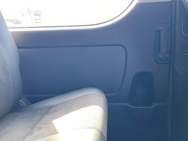 ハイエースバン スーパーＧＬ　ダークプライム　マルチトランスポータータイプ２　両側パワースライドドア　特別仕様車　ＴＲＤエアロ　ハーフレザーシート　純正ＳＤナビ　禁煙車　フルセグＴＶ　Ｂｌｕｅｔｏｏｔｈ　バックカメラ　ＥＴＣ　ＬＥＤヘッドライト（65枚目）