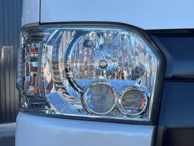 ハイエースバン ロングスーパーＧＬ　禁煙車　メモリーナビ　両側パワースライドドア　Ｂｌｕｅｔｏｏｔｈ　バックカメラ　フリップダウンモニター　フルセグＴＶ　ワンオーナー　キーレスエントリー　ＬＥＤヘッドライト　電動格納ミラー（27枚目）