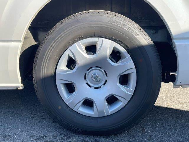 ハイエースバン ロングスーパーＧＬ　禁煙車　メモリーナビ　両側パワースライドドア　Ｂｌｕｅｔｏｏｔｈ　バックカメラ　フリップダウンモニター　フルセグＴＶ　ワンオーナー　キーレスエントリー　ＬＥＤヘッドライト　電動格納ミラー（33枚目）