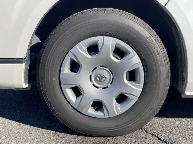 ハイエースバン ロングスーパーＧＬ　禁煙車　メモリーナビ　両側パワースライドドア　Ｂｌｕｅｔｏｏｔｈ　バックカメラ　フリップダウンモニター　フルセグＴＶ　ワンオーナー　キーレスエントリー　ＬＥＤヘッドライト　電動格納ミラー（34枚目）