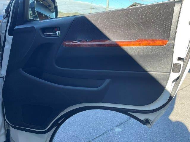 ハイエースバン ロングスーパーＧＬ　禁煙車　メモリーナビ　両側パワースライドドア　Ｂｌｕｅｔｏｏｔｈ　バックカメラ　フリップダウンモニター　フルセグＴＶ　ワンオーナー　キーレスエントリー　ＬＥＤヘッドライト　電動格納ミラー（52枚目）