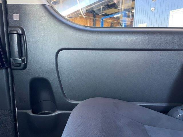 ハイエースバン ロングスーパーＧＬ　禁煙車　メモリーナビ　両側パワースライドドア　Ｂｌｕｅｔｏｏｔｈ　バックカメラ　フリップダウンモニター　フルセグＴＶ　ワンオーナー　キーレスエントリー　ＬＥＤヘッドライト　電動格納ミラー（55枚目）