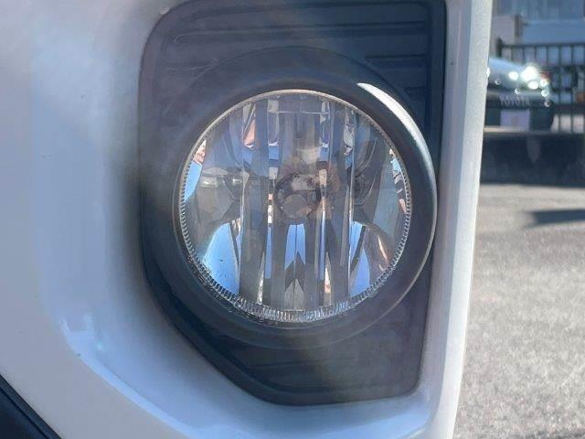 ハイエースバン スーパーＧＬ　ダークプライムＩＩ　特別仕様車　ＴＲＤグリルガード　トヨタセーフティセンス　ハーフレザーシート　純正ＳＤナビ　禁煙車　ＬＥＤヘッドライト　バックカメラ　フルセグＴＶ　Ｂｌｕｅｔｏｏｔｈ　両側スライドドア（32枚目）