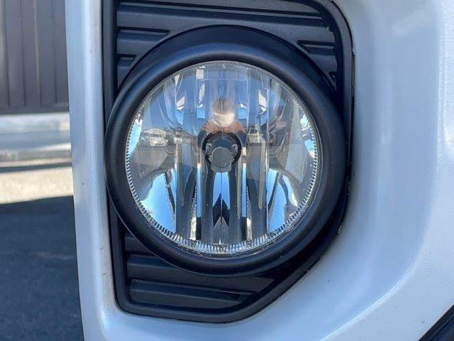 ハイエースバン スーパーＧＬ　ダークプライムＩＩ　特別仕様車　ＴＲＤグリルガード　トヨタセーフティセンス　ハーフレザーシート　純正ＳＤナビ　禁煙車　ＬＥＤヘッドライト　バックカメラ　フルセグＴＶ　Ｂｌｕｅｔｏｏｔｈ　両側スライドドア（33枚目）