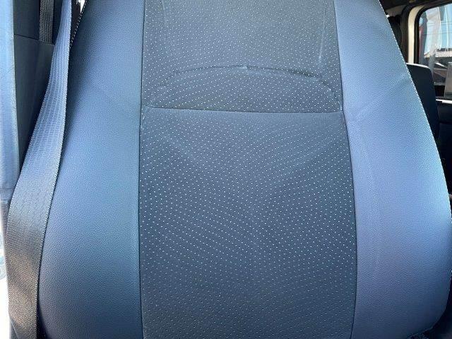 ハイエースバン スーパーＧＬ　ダークプライムＩＩ　特別仕様車　ＴＲＤグリルガード　トヨタセーフティセンス　ハーフレザーシート　純正ＳＤナビ　禁煙車　ＬＥＤヘッドライト　バックカメラ　フルセグＴＶ　Ｂｌｕｅｔｏｏｔｈ　両側スライドドア（57枚目）