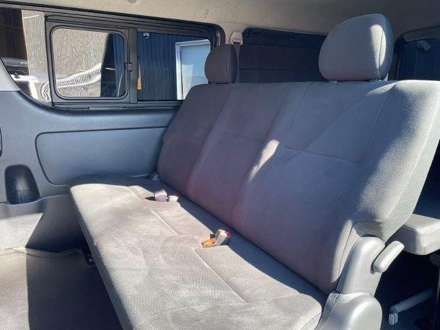 ハイエースバン ロングスーパーＧＬ　４ＷＤ　ベッドキット　ＳＤナビ　バックカメラ　フルセグＴＶ　ＬＥＤヘッドライト　禁煙車　ＥＴＣ　Ｂｌｕｅｔｏｏｔｈ　両側スライドドア　電動格納ミラー　盗難防止装置　オートエアコン（37枚目）