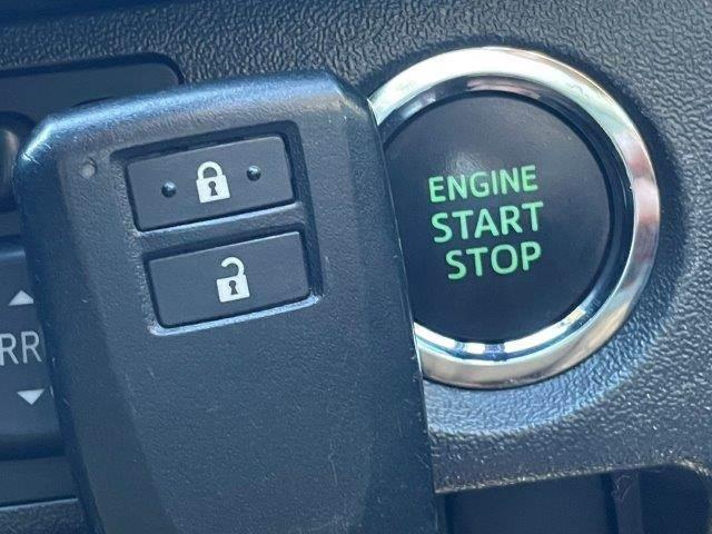 ハイエースバン ロングスーパーＧＬ　４ＷＤ　ベッドキット　ＳＤナビ　バックカメラ　フルセグＴＶ　ＬＥＤヘッドライト　禁煙車　ＥＴＣ　Ｂｌｕｅｔｏｏｔｈ　両側スライドドア　電動格納ミラー　盗難防止装置　オートエアコン（42枚目）