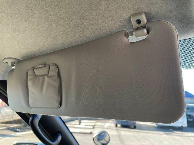 ハイエースバン ロングスーパーＧＬ　４ＷＤ　ベッドキット　ＳＤナビ　バックカメラ　フルセグＴＶ　ＬＥＤヘッドライト　禁煙車　ＥＴＣ　Ｂｌｕｅｔｏｏｔｈ　両側スライドドア　電動格納ミラー　盗難防止装置　オートエアコン（45枚目）