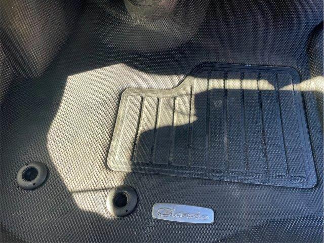 ハイエースバン ロングスーパーＧＬ　４ＷＤ　ベッドキット　ＳＤナビ　バックカメラ　フルセグＴＶ　ＬＥＤヘッドライト　禁煙車　ＥＴＣ　Ｂｌｕｅｔｏｏｔｈ　両側スライドドア　電動格納ミラー　盗難防止装置　オートエアコン（47枚目）