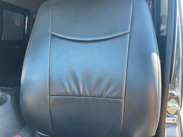 ハイエースバン ロングスーパーＧＬ　４ＷＤ　ベッドキット　ＳＤナビ　バックカメラ　フルセグＴＶ　ＬＥＤヘッドライト　禁煙車　ＥＴＣ　Ｂｌｕｅｔｏｏｔｈ　両側スライドドア　電動格納ミラー　盗難防止装置　オートエアコン（56枚目）