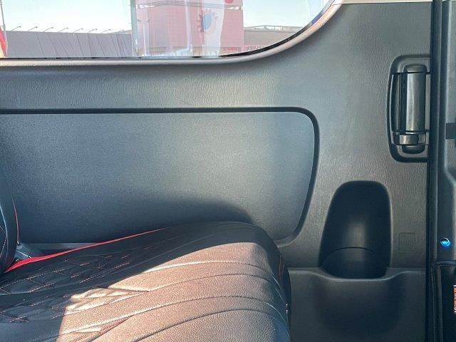 ハイエースバン ロングスーパーＧＬ　１０．２インチフリップダウンモニター　両側パワースライドドア　ユーザー買取車　メモリーナビ　フルセグＴＶ　禁煙車　ＥＴＣ　バックカメラ　Ｂｌｕｅｔｏｏｔｈ　スマートキー　盗難防止装置（60枚目）