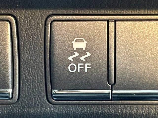 フーガ ３５０ＧＴ　タイプＳ　禁煙車　レーダークルーズコントロール　黒革シート　純正ＨＤＤナビ　ＢＯＳＥスピーカー　バックカメラ　衝突軽減ブレーキ　シートヒーター　シートエアコン　パワーシート　Ｂｌｕｅｔｏｏｔｈ　フルセグＴＶ（12枚目）