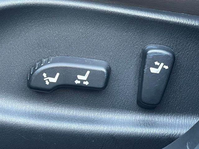 フーガ ３５０ＧＴ　タイプＳ　禁煙車　レーダークルーズコントロール　黒革シート　純正ＨＤＤナビ　ＢＯＳＥスピーカー　バックカメラ　衝突軽減ブレーキ　シートヒーター　シートエアコン　パワーシート　Ｂｌｕｅｔｏｏｔｈ　フルセグＴＶ（43枚目）