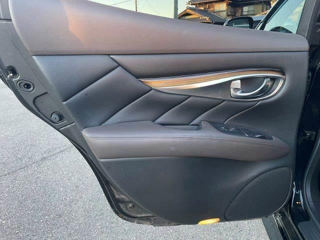 フーガ ３５０ＧＴ　タイプＳ　禁煙車　レーダークルーズコントロール　黒革シート　純正ＨＤＤナビ　ＢＯＳＥスピーカー　バックカメラ　衝突軽減ブレーキ　シートヒーター　シートエアコン　パワーシート　Ｂｌｕｅｔｏｏｔｈ　フルセグＴＶ（69枚目）