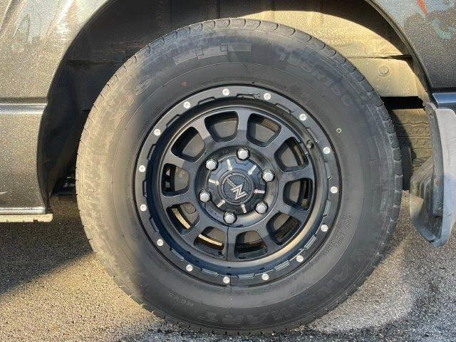 ハイエースバン ロングスーパーＧＬ　ＳＤナビ　ＬＥＤヘッドライト　バックカメラ　フルセグＴＶ　禁煙車　ＥＴＣ　キーレス　純正リアエアロ　両側スライドドア　ＵＳＢポート　盗難防止装置　１５インチアルミホイール　ＣＤチェンジャー　ＤＶＤ再生（26枚目）