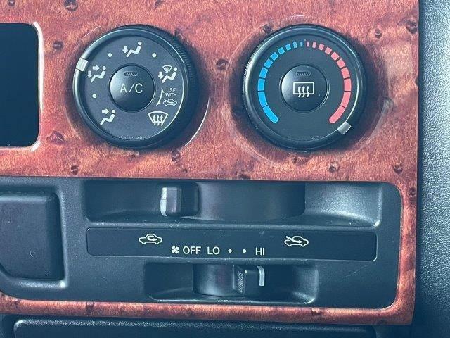 ハイエースバン ロングスーパーＧＬ　ＳＤナビ　ＬＥＤヘッドライト　バックカメラ　フルセグＴＶ　禁煙車　ＥＴＣ　キーレス　純正リアエアロ　両側スライドドア　ＵＳＢポート　盗難防止装置　１５インチアルミホイール　ＣＤチェンジャー　ＤＶＤ再生（38枚目）