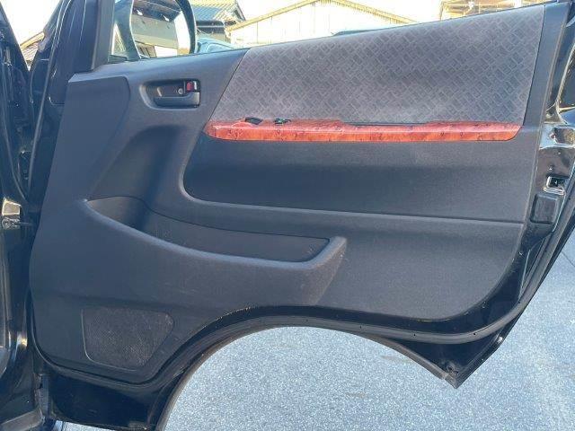 ハイエースバン ロングスーパーＧＬ　ＳＤナビ　ＬＥＤヘッドライト　バックカメラ　フルセグＴＶ　禁煙車　ＥＴＣ　キーレス　純正リアエアロ　両側スライドドア　ＵＳＢポート　盗難防止装置　１５インチアルミホイール　ＣＤチェンジャー　ＤＶＤ再生（43枚目）