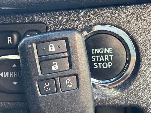 ハイエースバン スーパーＧＬ　ダークプライムＩＩ　特別仕様車　両側パワースライドドア　セーフティセンス　ハーフレザーシート　ＷＡＬＤ１７インチアルミホイール　禁煙車　ＥＴＣ　メモリーナビ　バックカメラ　サイドカメラ　フルセグＴＶ　Ｂｌｕｅｔｏｏｔｈ（44枚目）