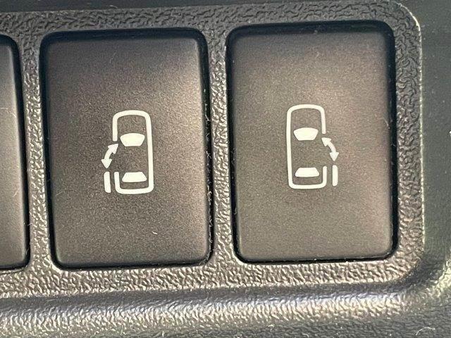 ハイエースバン ロングスーパーＧＬ　両側パワースライドドア　ベッドキット　セーフティセンス　メモリーナビ　フルセグＴＶ　禁煙車　ＥＴＣ　バックカメラ　Ｂｌｕｅｔｏｏｔｈ　ＬＥＤヘッドライト　ハーフレザー　オートライト　ドライブレコーダー（11枚目）