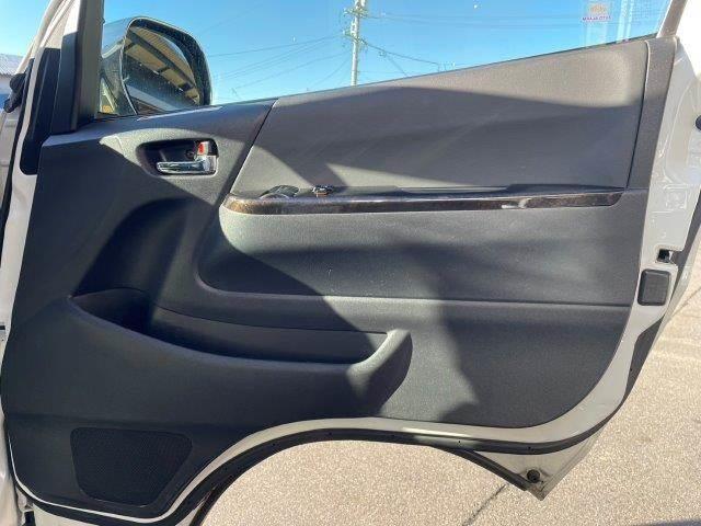 ハイエースバン ロングスーパーＧＬ　両側パワースライドドア　ベッドキット　セーフティセンス　メモリーナビ　フルセグＴＶ　禁煙車　ＥＴＣ　バックカメラ　Ｂｌｕｅｔｏｏｔｈ　ＬＥＤヘッドライト　ハーフレザー　オートライト　ドライブレコーダー（53枚目）