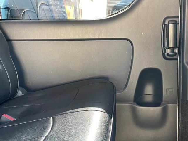 ハイエースバン ロングスーパーＧＬ　両側パワースライドドア　ベッドキット　セーフティセンス　メモリーナビ　フルセグＴＶ　禁煙車　ＥＴＣ　バックカメラ　Ｂｌｕｅｔｏｏｔｈ　ＬＥＤヘッドライト　ハーフレザー　オートライト　ドライブレコーダー（62枚目）