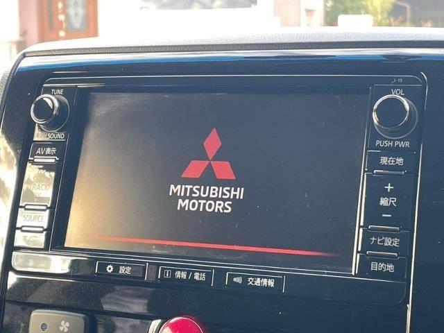 デリカＤ：５ ジャスパー　特別仕様車　フリップダウンモニター　両側パワースライドドア　ハーフレザー　シートヒーター　禁煙車　ＬＥＤヘッドライト　ＥＴＣ　純正ＳＤナビ　フルセグＴＶ　Ｂｌｕｅｔｏｏｔｈ　バックカメラ　サイドカメラ（4枚目）