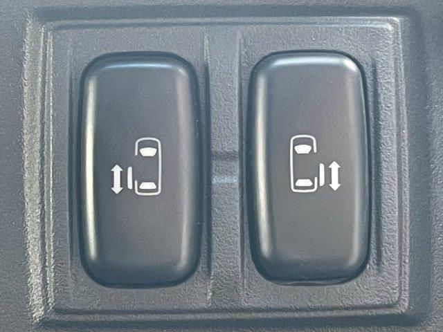 デリカＤ：５ ジャスパー　特別仕様車　フリップダウンモニター　両側パワースライドドア　ハーフレザー　シートヒーター　禁煙車　ＬＥＤヘッドライト　ＥＴＣ　純正ＳＤナビ　フルセグＴＶ　Ｂｌｕｅｔｏｏｔｈ　バックカメラ　サイドカメラ（12枚目）