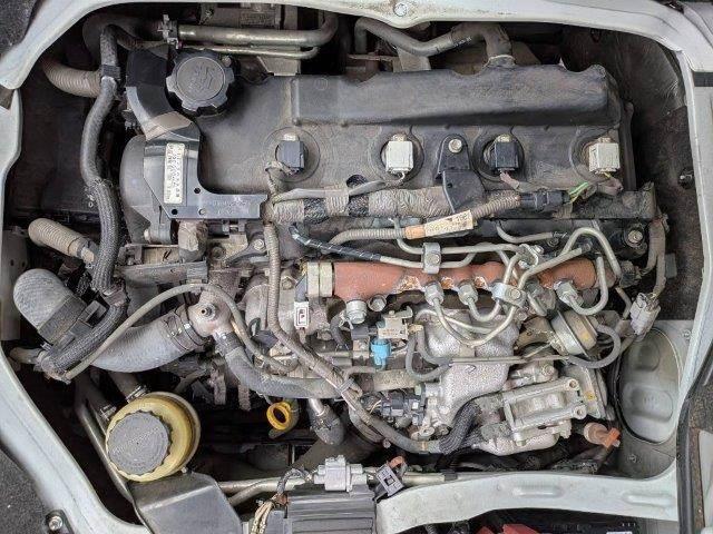 ハイエースバン スーパーＧＬ　ダークプライム　ディーゼルターボ　ＬＥＤヘッドライト　バックカメラ　禁煙車　ＥＴＣ　ハーフレザーシート　スマートキー　９インチディスプレイオーディオ　盗難防止装置　１５インチアルミホイール（32枚目）