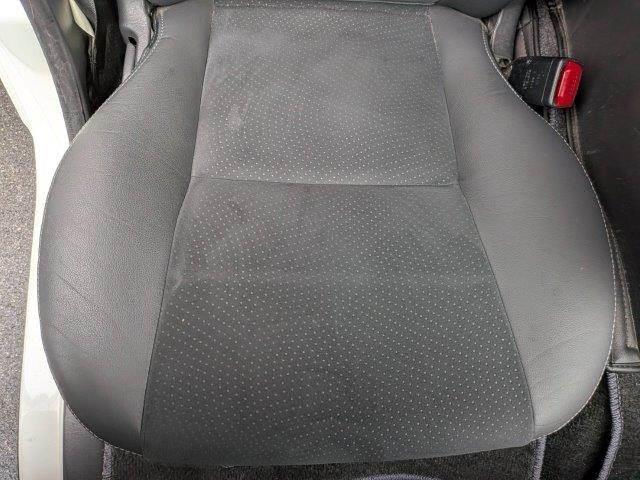 ハイエースバン スーパーＧＬ　ダークプライム　ディーゼルターボ　ＬＥＤヘッドライト　バックカメラ　禁煙車　ＥＴＣ　ハーフレザーシート　スマートキー　９インチディスプレイオーディオ　盗難防止装置　１５インチアルミホイール（53枚目）