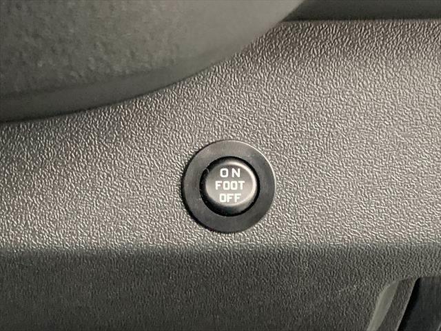 ハイエースバン スーパーＧＬ　５０ＴＨ　アニバーサリーリミテッド　特別仕様車　アルパイン製１１インチメモリーナビ　両側パワースライドドア　ハーフレザーシート　セーフティセンス　禁煙車　ＥＴＣ　フルセグＴＶ　Ｂｌｕｅｔｏｏｔｈ対応　ＬＥＤヘッドライト　バックカメラ（38枚目）