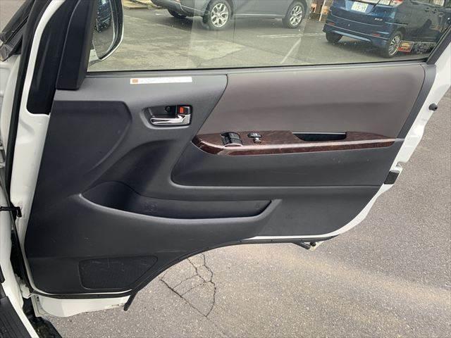 ハイエースバン スーパーＧＬ　５０ＴＨ　アニバーサリーリミテッド　特別仕様車　アルパイン製１１インチメモリーナビ　両側パワースライドドア　ハーフレザーシート　セーフティセンス　禁煙車　ＥＴＣ　フルセグＴＶ　Ｂｌｕｅｔｏｏｔｈ対応　ＬＥＤヘッドライト　バックカメラ（53枚目）