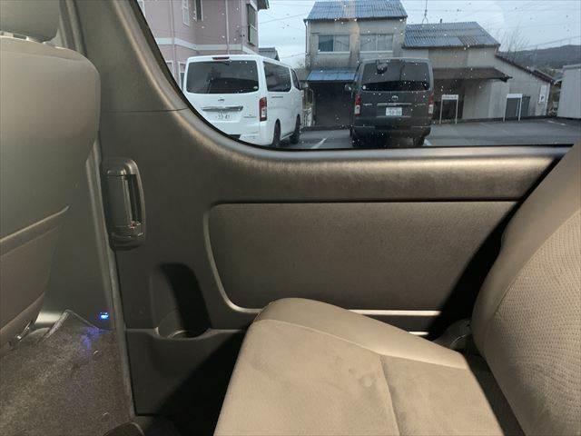 ハイエースバン スーパーＧＬ　５０ＴＨ　アニバーサリーリミテッド　特別仕様車　アルパイン製１１インチメモリーナビ　両側パワースライドドア　ハーフレザーシート　セーフティセンス　禁煙車　ＥＴＣ　フルセグＴＶ　Ｂｌｕｅｔｏｏｔｈ対応　ＬＥＤヘッドライト　バックカメラ（59枚目）