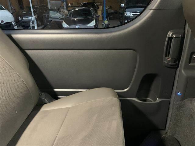 ハイエースバン スーパーＧＬ　５０ＴＨ　アニバーサリーリミテッド　特別仕様車　アルパイン製１１インチメモリーナビ　両側パワースライドドア　ハーフレザーシート　セーフティセンス　禁煙車　ＥＴＣ　フルセグＴＶ　Ｂｌｕｅｔｏｏｔｈ対応　ＬＥＤヘッドライト　バックカメラ（62枚目）