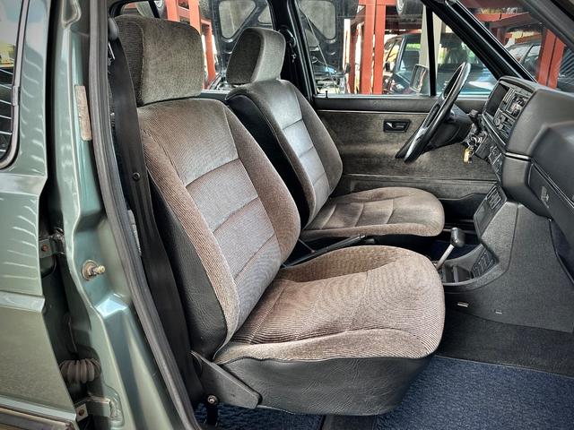 ジェッタ ＧＬＸ　前期モデル／下取車／内外装オリジナル／スモールバンパー／メッキモール／リアスポイラー／純正１３インチ／純正カセットオーディオ／クーラー完備／ＥＴＣ車載器／４ドア／左ハンドル／３速ＡＴ／正規ディーラー車（7枚目）