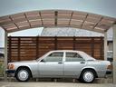 １９０クラス １９０Ｅ　後期モデル／走行４万キロ台／内外装オリジナル／純正１５インチＡＷ／ブルーファブリックインテリア／ウッドパネル／冷暖房確認済／社外ＣＤプレーヤー／集中ドアロック／取扱説明書／右ハンドル／正規ディーラー車（2枚目）