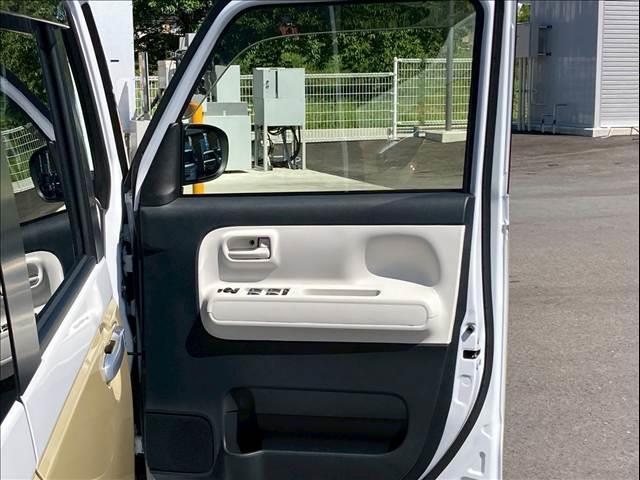 ムーヴキャンバス ストライプスＸ　届出済み未使用車／４ＷＤ／両側電動スライドドア／オートエアコン／スマートキー＆プッシュスタート／ツートンカラー／（16枚目）