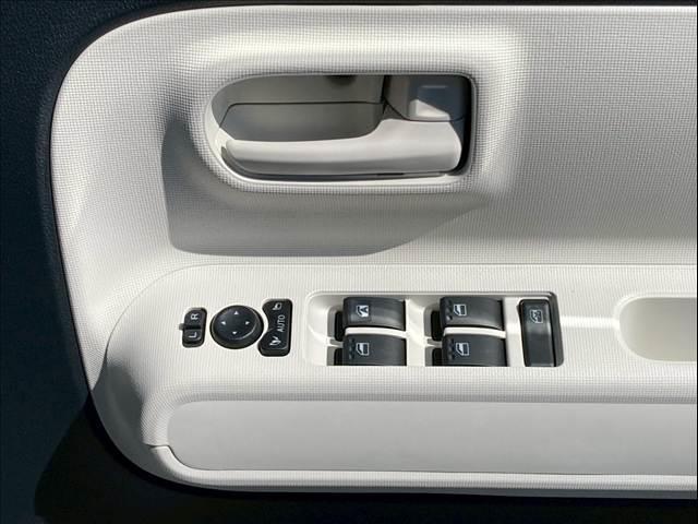 ムーヴキャンバス ストライプスＸ　届出済み未使用車／４ＷＤ／両側電動スライドドア／オートエアコン／スマートキー＆プッシュスタート／ツートンカラー／（17枚目）