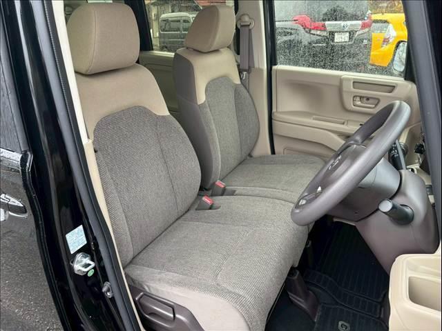 Ｎ－ＢＯＸ Ｇ　フラット７認定中古車／４ＷＤ／両側電動スライドドア／オートエアコン／シートヒーター／ＬＥＤヘッドライト／スマートキー＆プッシュスタート／（9枚目）