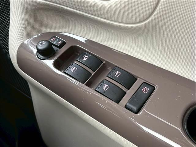 ムーヴキャンバス Ｇメイクアップリミテッド　ＳＡＩＩＩ　４ＷＤ／安全装備／衝突軽減ブレーキ／車線逸脱防止警報／オートライト／オートマチックハイビーム／７インチナビ／テレビ／全方位モニター／オートエアコン／シートヒーター／両側電動スライドドア／ＬＥＤヘッド（33枚目）