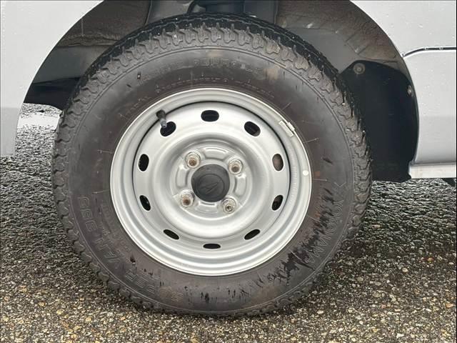 ハイゼットトラック フラット7認定中古車/4WD/エアコン/パワステ/パートタイム4WD/スピーカー付きラジオ/スペアタイヤ/(8枚目)